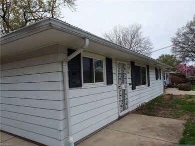 374 Gayle Dr, Sheffield Lake, OH 44054 - photo 2