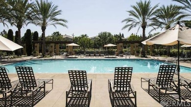 Walking distance to the pool and BBQ