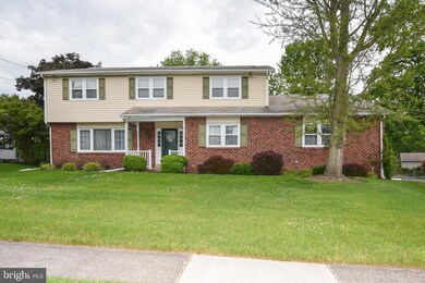 1363 Strathmann Dr, Southampton, PA 18966 - photo 2