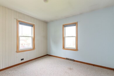 19 N Pioneer Rd, Waukegan, IL 60085 - photo 2
