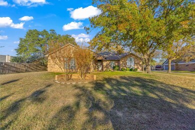 320 Sunrise Dr, Granbury, TX 76049 - photo 2