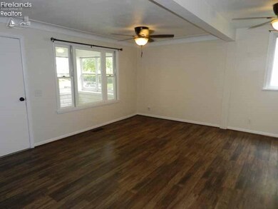 339 Augusta St, Elmore, OH 43416 - photo 5