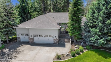 3 Car Garage