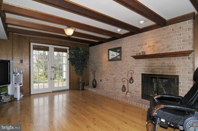 8024 Cindy Ln, Bethesda, MD 20817 - photo 2