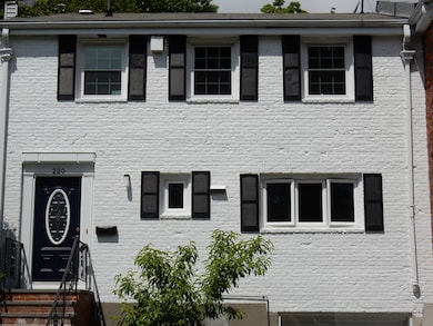 220 Kent St unit 1, Brookline, MA 02446 - photo 2