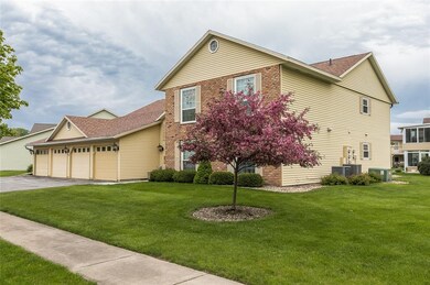 4127 Lexington Dr NE unit C, Cedar Rapids, IA 52402 - photo 2