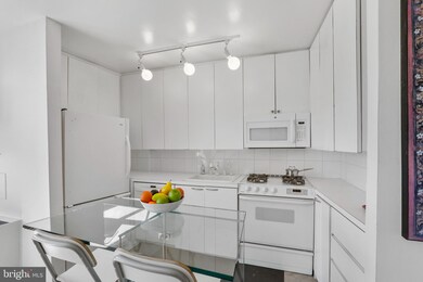 The Newport unit 715, Washington, DC 20036 - photo 7