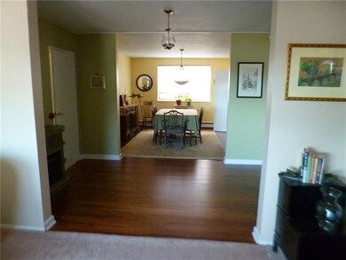 Beautifully laid out - a spacious entry with bambo