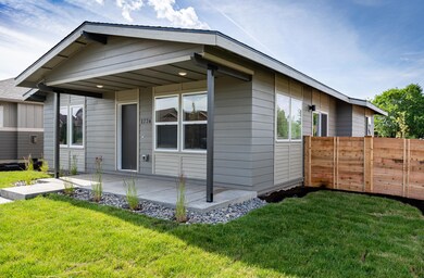 1776 NW Kingwood Ave, Redmond, OR 97756 - photo 2