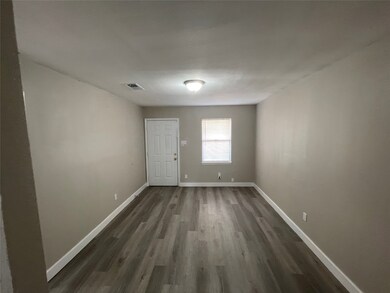 7811 Glass St, Houston, TX 77016 - photo 4