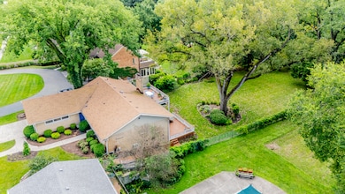 638 N Edgewood Ave, La Grange Park, IL 60526 - photo 2