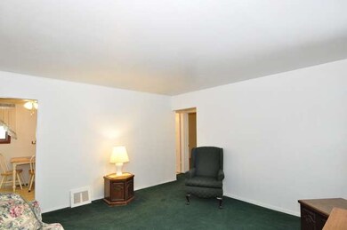 2917 N Pine St, Waukegan, IL 60087 - photo 7