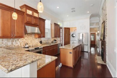 Granite counter tops, lots of cabinets