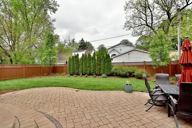 594 S Cambridge Ave, Elmhurst, IL 60126 - photo 5