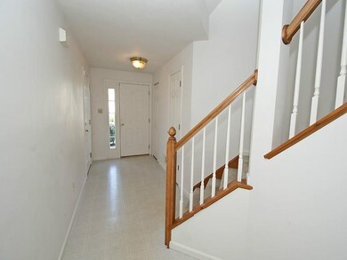 Entry/Foyer.