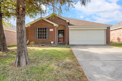 1005 Sussex Dr, Forney, TX 75126 - photo 2