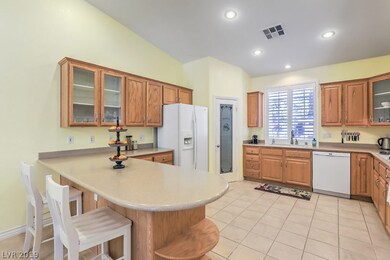 White appliances are popular again! Kitchen with w