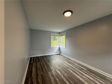 1305 Curtis St, Akron, OH 44301 - photo 5