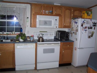 739 Daniel Shays Hwy, Athol, MA 01331 - photo 3