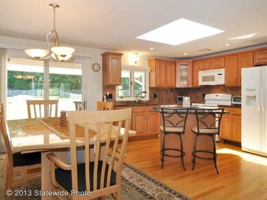 926 Middlebridge Rd, Wakefield, RI 02879 - photo 6