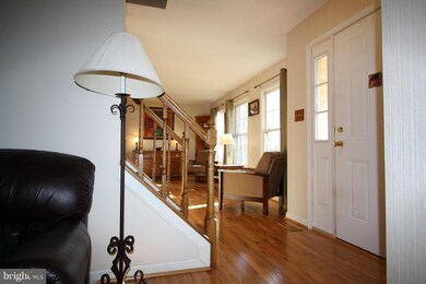 202 Edenberry Ct, Sterling, VA 20164 - photo 6