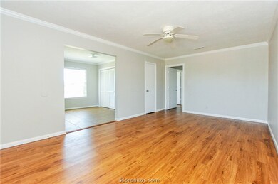 2100 Southwood Dr unit 20, College Station, TX 77840 - photo 6