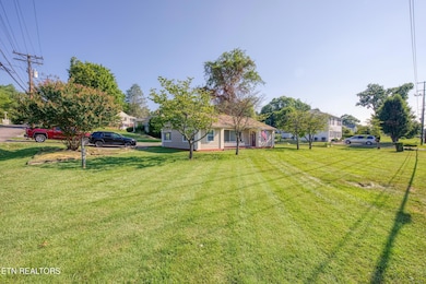 1901 Fair Drive Front left