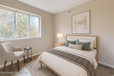 109 Lyceum Ct, Staten Island, NY 10310 - photo 7