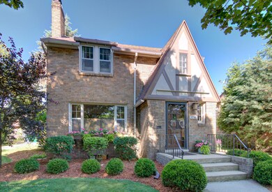 1716 Clifton Ave, Lansing, MI 48910 - photo 2