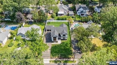 890 Oradell Ave, Oradell, NJ 07649 - photo 4