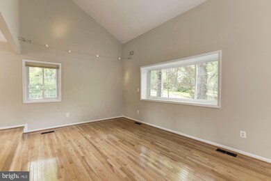 11809 Tree Fern Ct, Reston, VA 20191 - photo 3