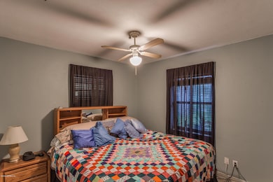 8932 Ricardo Ln, Jacksonville, FL 32216 - photo 4