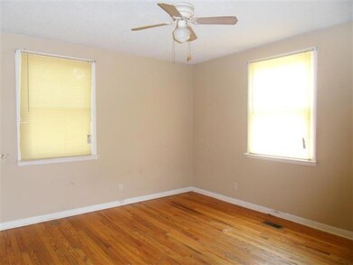 610 W Adams St, Lebanon, TN 37087 - photo 2