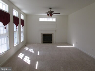 16451 Hayes Ln, Woodbridge, VA 22191 - photo 6