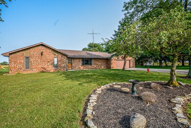 19036 Wapakoneta Cridersville Rd, Wapakoneta, OH 45895 - photo 5