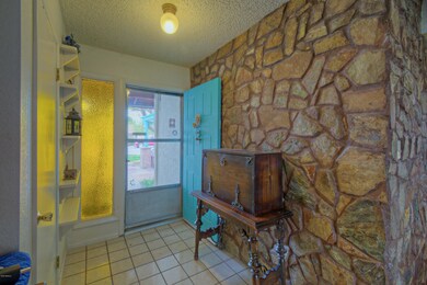 3117 W Ph-004-019-Foyer-MLS_Size