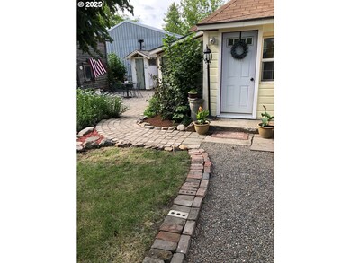 1407 9th St, Baker City, OR 97814 - photo 2