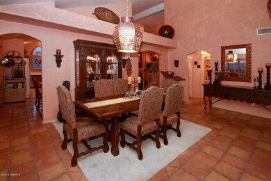 FORMAL DINING AREA