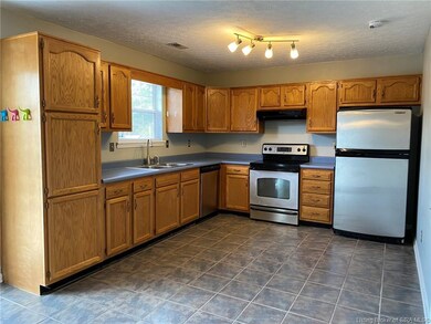 1831 Fall Run Ct, New Albany, IN 47150 - photo 2