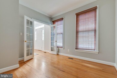 9620 Chathams Ford Dr, Vienna, VA 22182 - photo 4