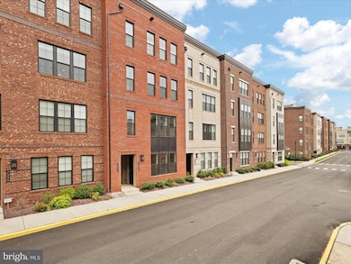 7552 Sawyer Farm Way unit 1405, McLean, VA 22102 - photo 3