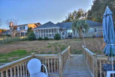 rivers point dock house
