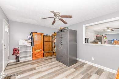 10803 Alberta Dr, Fairdale, KY 40118 - photo 5