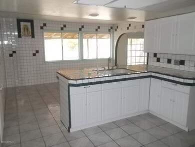 Dining/Kitchen