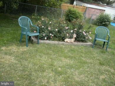 132 Hazel Ave, Halethorpe, MD 21227 - photo 3