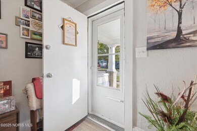 07-1520 Fenwick St-WindowStill-Photograp