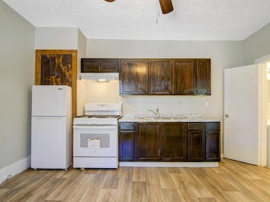 313 N Beauregard St unit 2, Alvin, TX 77511 - photo 4