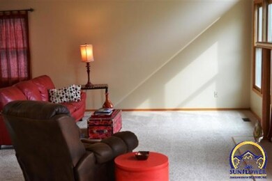 5675 SW 34th St, Topeka, KS 66614 - photo 5