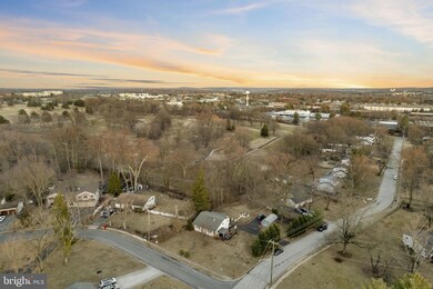 1120 Thrush Ln, Norristown, PA 19403 - photo 2