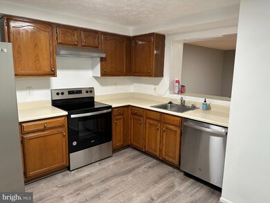 9423 Woodsong Ct, Laurel, MD 20723 - photo 5